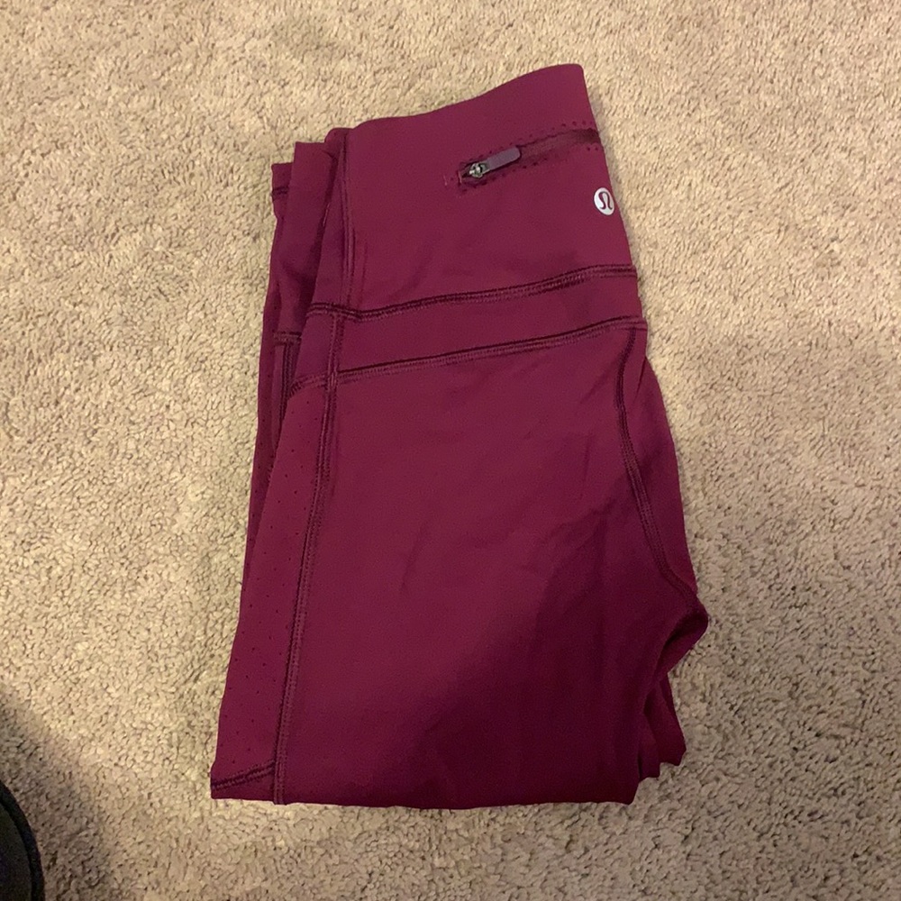 Lululemon below the knee leggings